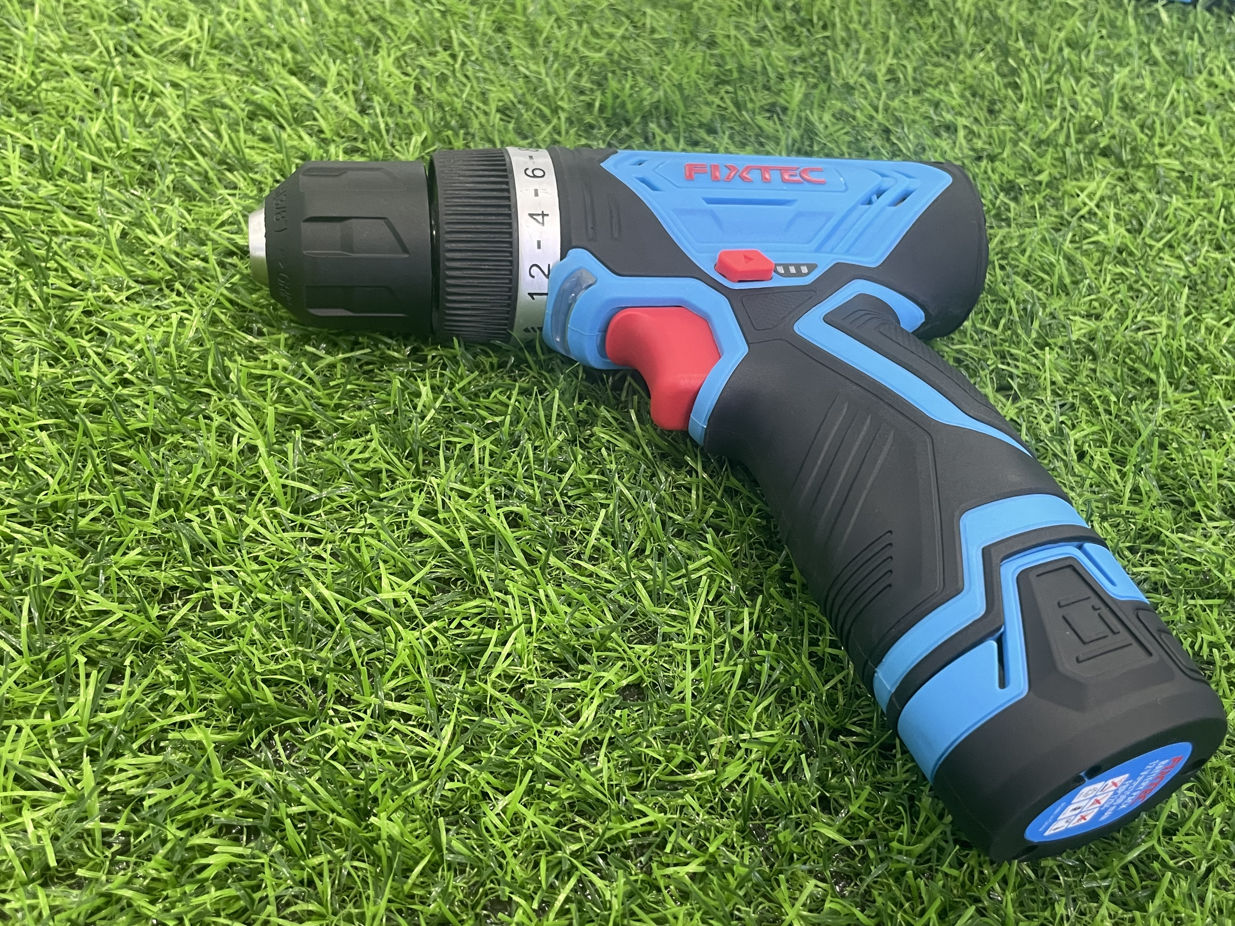 المثقاب اللاسلكي المدمج